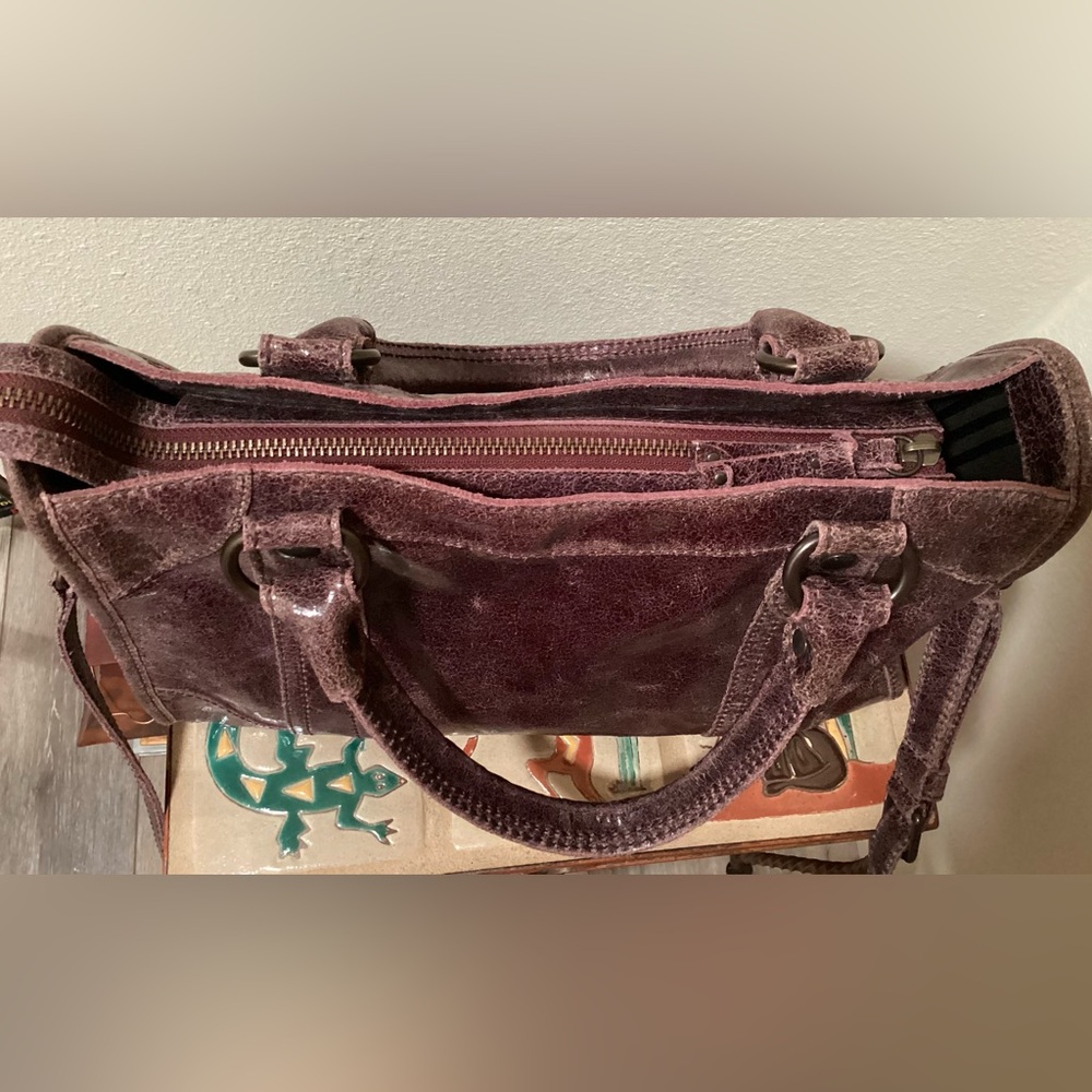 RARE Frye (Deborah) Studded Handbag with Wallet, Dusty Wine - Picture 9 of 16